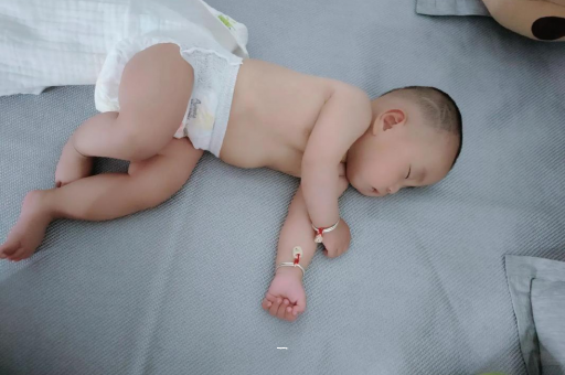 邢台宝宝老打喷嚏怎么办